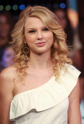 Taylor Swift 12.jpg