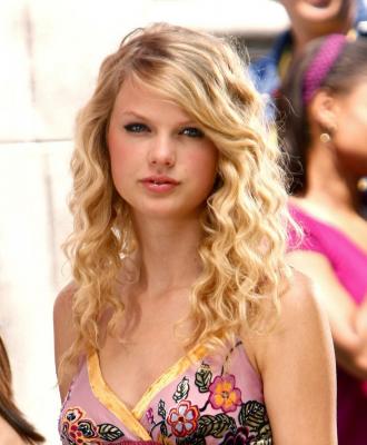 Taylor Swift 4.jpg