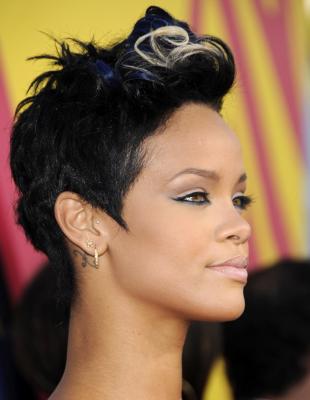 Rihanna 10.jpg