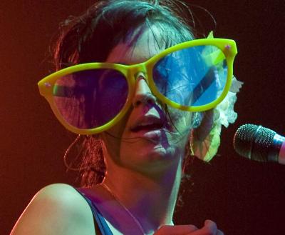 Katy Perry waering big glasses