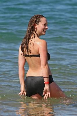 Jennifer Love Hewitt Bikini 9.jpg