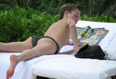 Kate-Moss-Topless 9.jpg