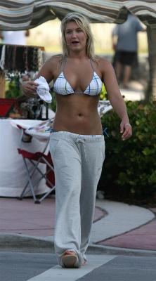 Brooke Hogan Bikini 6.jpg