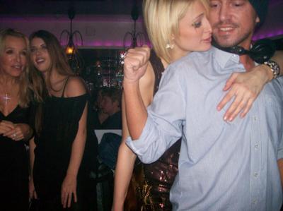 Paris Hilton Pole Dancing 3.jpg