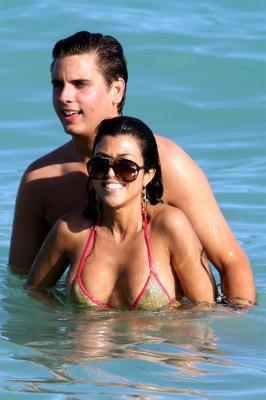 Kim Kardashian Bikini 8.jpg