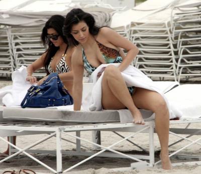 Kim Kardashian in Bikini 15.jpg
