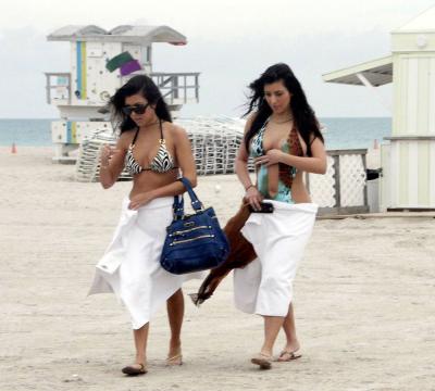Kim Kardashian in Bikini 6.jpg