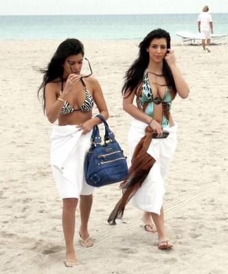 Kim Kardashian in Bikini 9.jpg