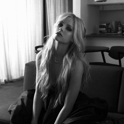 Avril Lavigne Elle Quebec 10.jpg