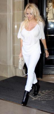 Pamela Anderson in white 5.jpg