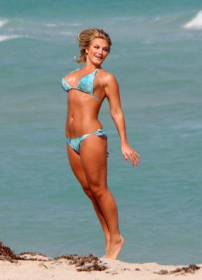 Brooke Hogan wearing bikini