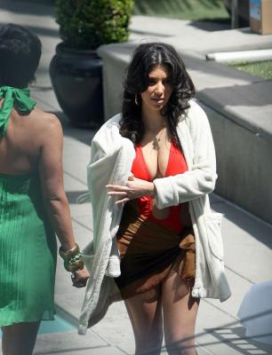 Kim Kardashian 8.jpg