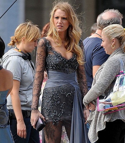 Blake Lively on Blake Lively In Sexy Lacy Gown   Hq Celebrity