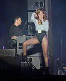 tn rihanna 8 Rihanna performing in Brazil