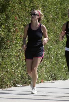 Reese Witherspoon jogging