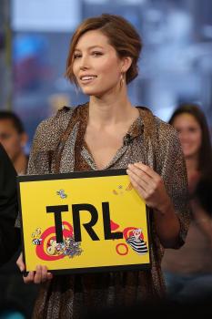Jessica Biel - MTV TRL 18.jpg