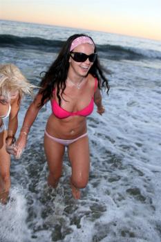 Britney Spears Underwear Beach 2.jpg