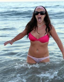 Britney Spears Underwear Beach 32.jpg