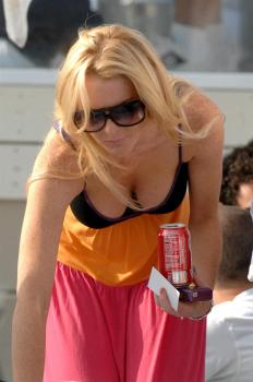 Lindsay Lohan Cleavage 6.jpg