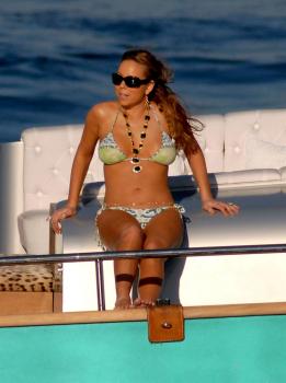 Mariah Carey Bikini 7.jpg
