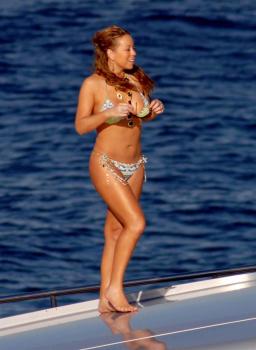 Mariah Carey Bikini 9.jpg