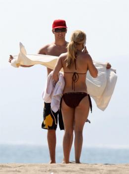 Hayden Panettiere Bikini 9.jpg