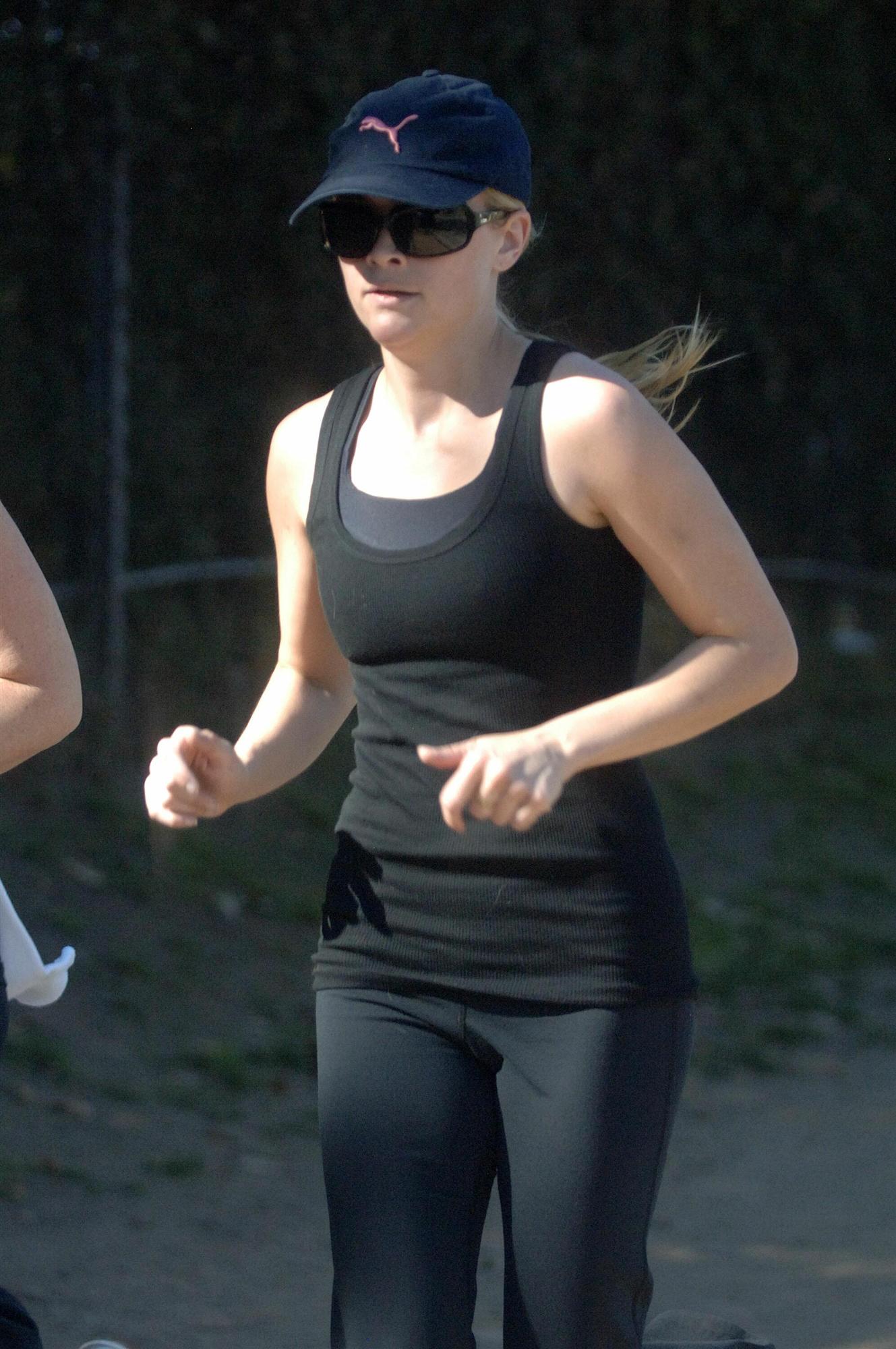 Reese Witherspoon Jogging1.jpg