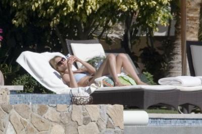 Jennifer Aniston Bikini 5.jpg