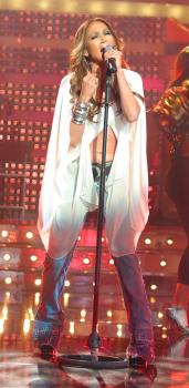 Jennifer_Lopez_Performs_Barcelona_1.jpg